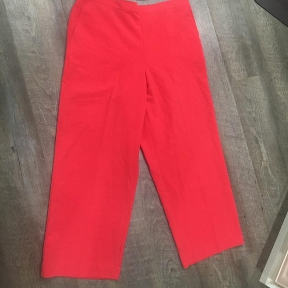 NWT Alfred Dunner pull on salmon crop pants